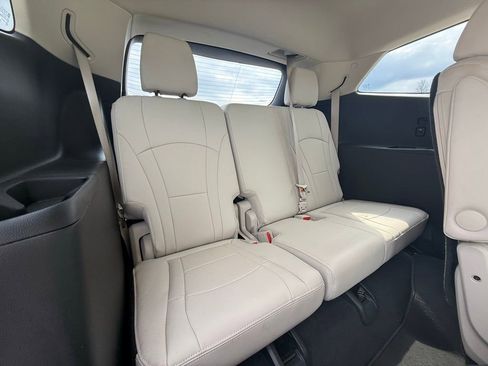 Used 2024 Buick Enclave Essence image 36