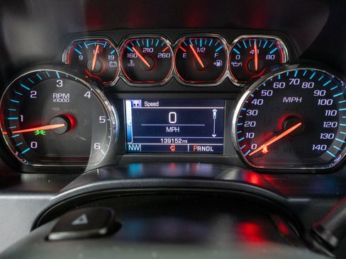 Used 2017 Chevrolet Silverado 1500 LT AWD/4WD image 22