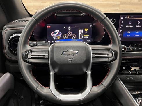 Used 2025 Chevrolet Colorado Z71 w/ Technology Package image 28