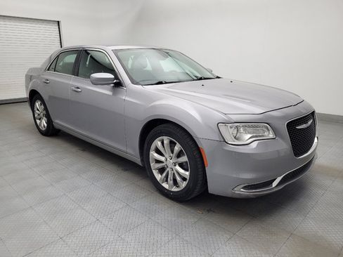 Used 2017 Chrysler 300 Limited image 11