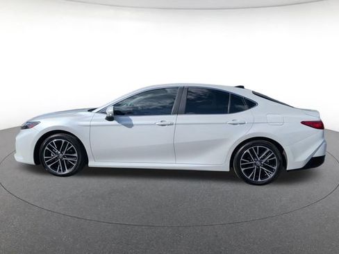 Used 2025 Toyota Camry XLE w/ Premium Plus Package FWD image 3