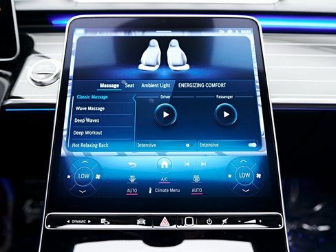 Used 2025 Mercedes-Benz Maybach S 580 4MATIC image 92