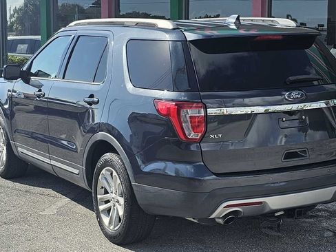 Used 2017 Ford Explorer XLT w/ Equipment Group 202A FWD image 3