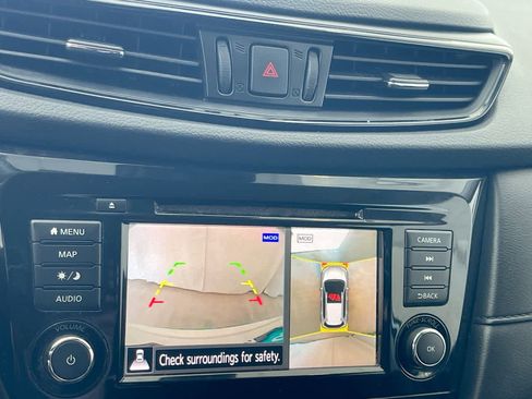 Used 2019 Nissan Rogue SV w/ Premium Package AWD/4WD image 17
