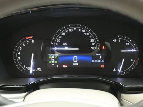Used 2017 Cadillac XT5 Luxury w/ Driver Awareness Package AWD/4WD image 13
