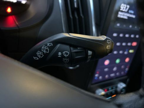 Used 2022 Ford Edge Titanium image 23