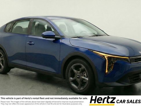 Used 2025 Kia K4 FWD image 1