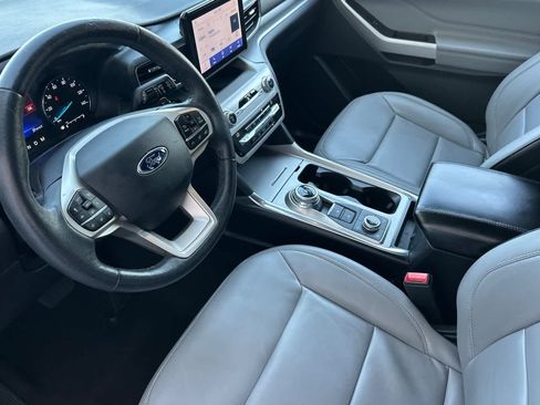 Certified 2021 Ford Explorer XLT w/ Equipment Group 202A AWD/4WD image 12