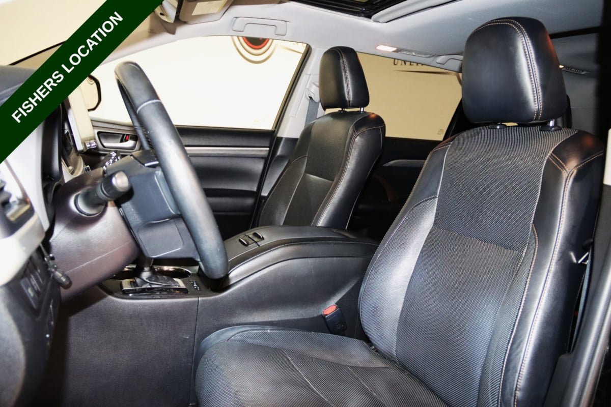 Used 2019 Toyota Highlander Limited AWD/4WD image 34