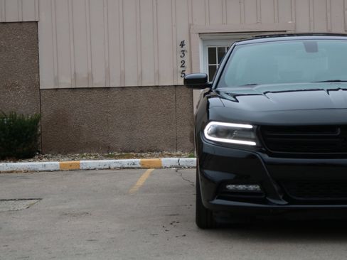 Used 2015 Dodge Charger R/T w/ Plus Group image 4