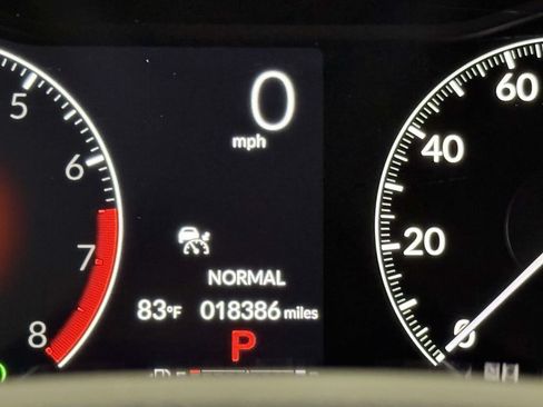 Used 2025 Honda Pilot TrailSport image 5