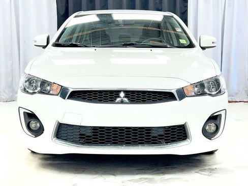 Used 2017 Mitsubishi Lancer ES image 2