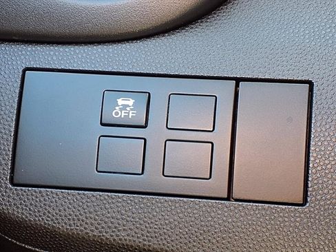 Used 2013 MAZDA MAZDA2 Sport image 20