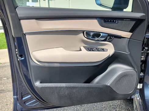 New 2026 Volvo XC90 T8 Plus image 9