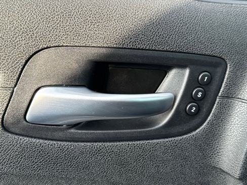 Used 2023 Chrysler 300 Touring L w/ Popular Equipment Group image 22