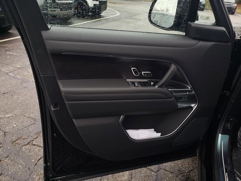 New 2026 Land Rover Range Rover SE image 10