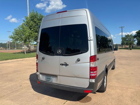 Used 2007 Dodge Sprinter 2500 w/ Cooling Group image 34