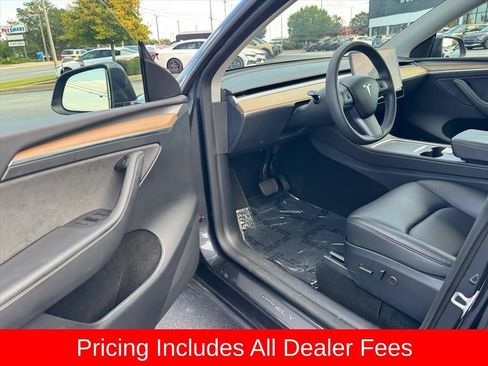 Used 2024 Tesla Model Y 2WD image 15