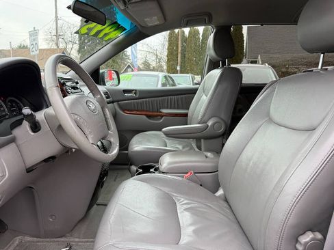 Used 2004 Toyota Sienna XLE image 13