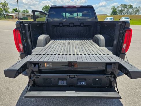 Used 2024 GMC Sierra 1500 AT4 w/ Technology Package AWD/4WD image 23