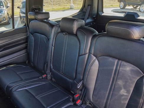 Used 2024 Jeep Wagoneer Series II w/ Flexible Seating Group image 29
