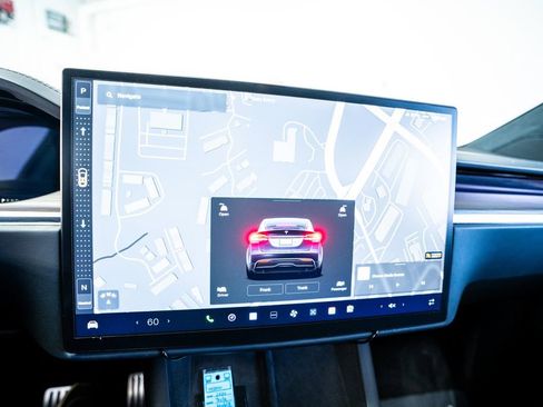 Used 2024 Tesla Model X image 37