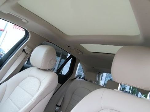 Used 2022 Mercedes-Benz GLC 300 4MATIC image 13