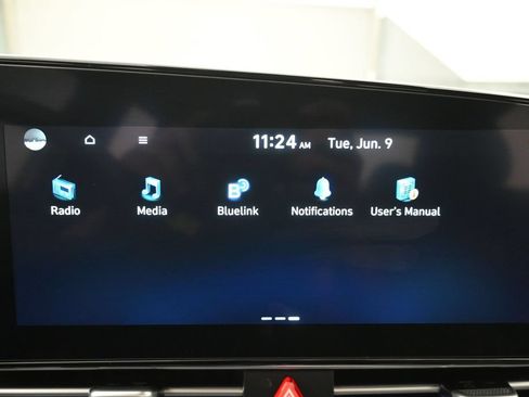 Used 2025 Hyundai Elantra SEL FWD image 15