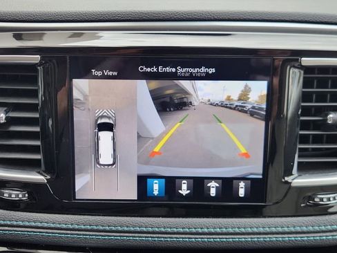 Used 2020 Chrysler Pacifica Limited w/ Advanced Safetytec Group image 15