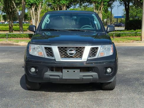 Used 2021 Nissan Frontier SV RWD image 2