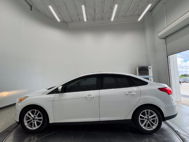 Used 2015 Ford Focus SE FWD image 34