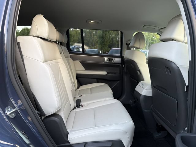Used 2025 Hyundai Santa Fe SEL FWD image 18
