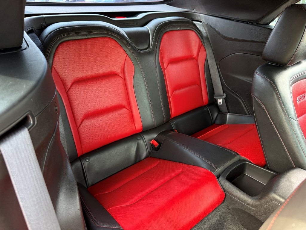 Used 2019 Chevrolet Camaro SS RWD image 27