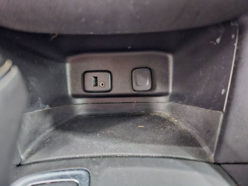 Used 2018 Chevrolet Equinox LT image 25