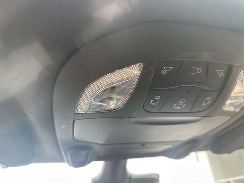 Used 2025 Chrysler Pacifica Limited FWD image 26