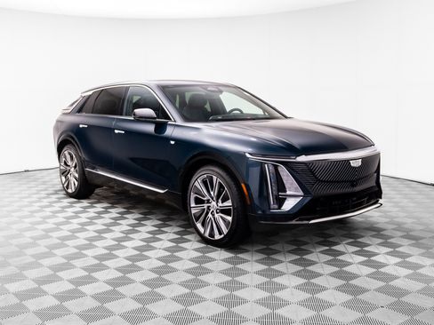 Certified 2025 Cadillac Lyriq Luxury image 8