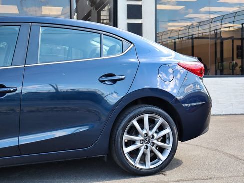 Used 2018 MAZDA MAZDA3 Touring FWD image 14