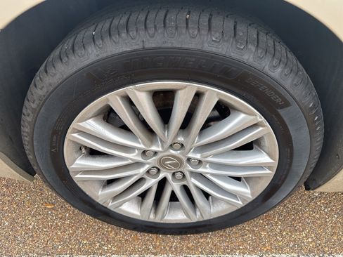 Used 2014 Lexus ES 350 w/ Luxury Package image 11