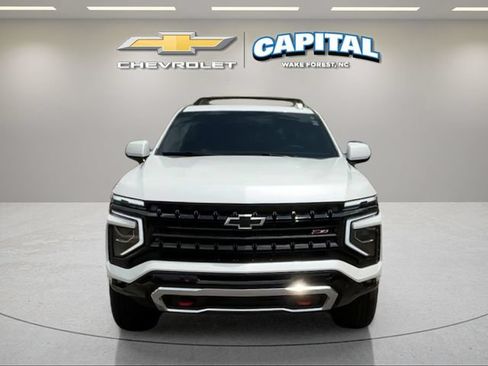 Used 2025 Chevrolet Suburban Z71 w/ Comfort Package AWD/4WD image 8