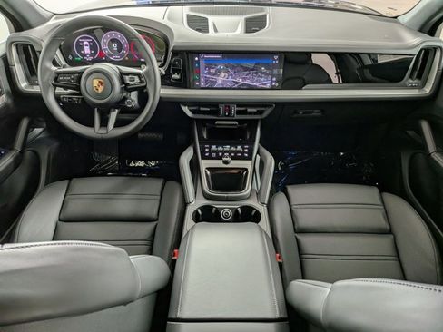 New 2026 Porsche Cayenne image 21