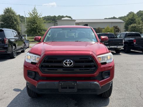 Used 2017 Toyota Tacoma SR w/ SR Convenience Package RWD image 2