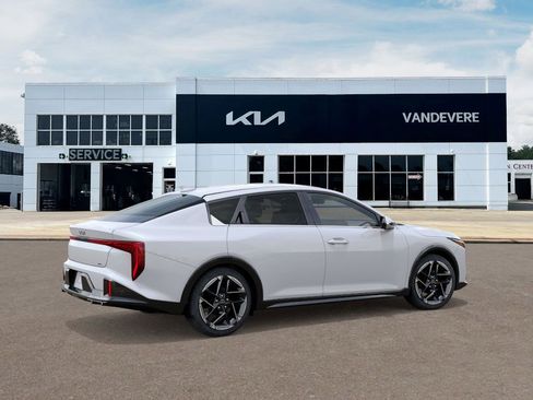 New 2025 Kia K4 GT-Line image 6