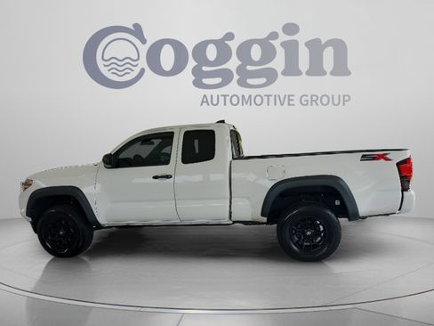 Used 2021 Toyota Tacoma SR w/ SX Package RWD image 2