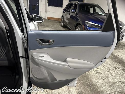 Used 2020 Hyundai Kona Limited w/ Cargo Package FWD image 22