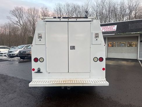 Used 2016 Ford E-350 and Econoline 350 Super Duty w/ Power Windows & Locks Group image 21