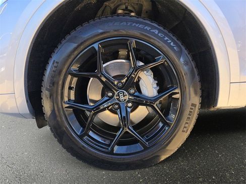 Used 2023 Audi Q5 2.0T Premium w/ Convenience Package image 37