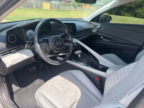Used 2023 Hyundai Elantra Limited FWD image 8