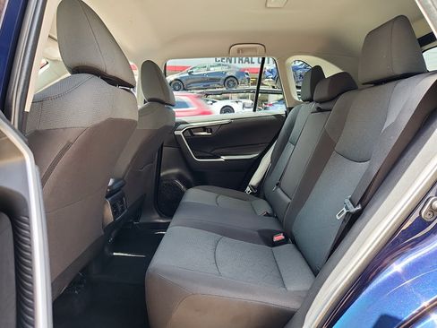 Used 2025 Toyota RAV4 XLE FWD image 10
