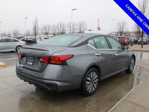 Used 2024 Nissan Altima 2.5 SV image 7