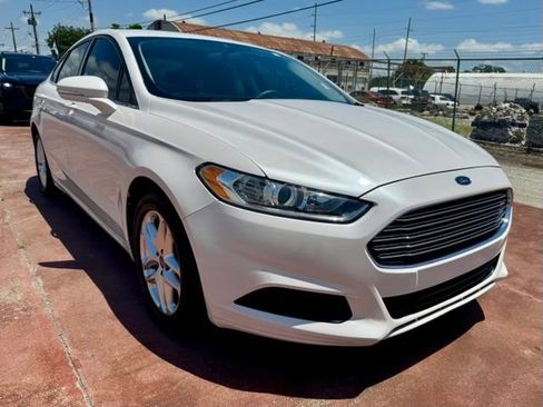 Used 2013 Ford Fusion SE FWD image 3